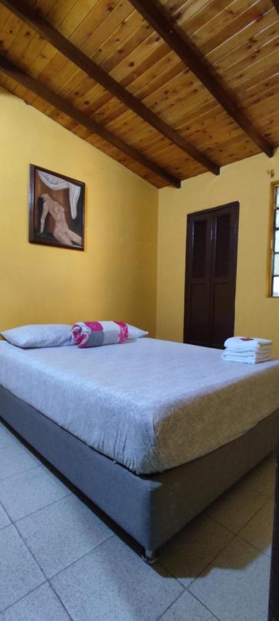 La Casona Hostel Guatapé Esterno foto